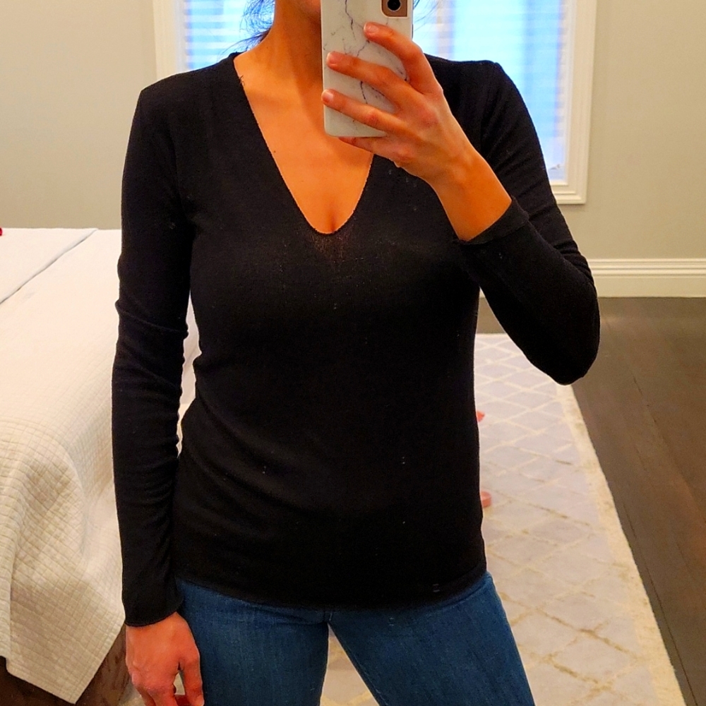 WOMEN'S ZARA BLACK V NECK SWEATER TOP SHIRT SIZE SMALL